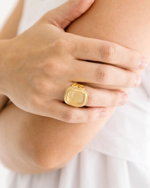 Susan Shaw 9013 Gold Rectangle Ring