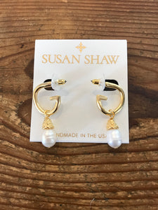 Susan Shaw 1131 Gigi Gold Earring with Freshwater Pearl