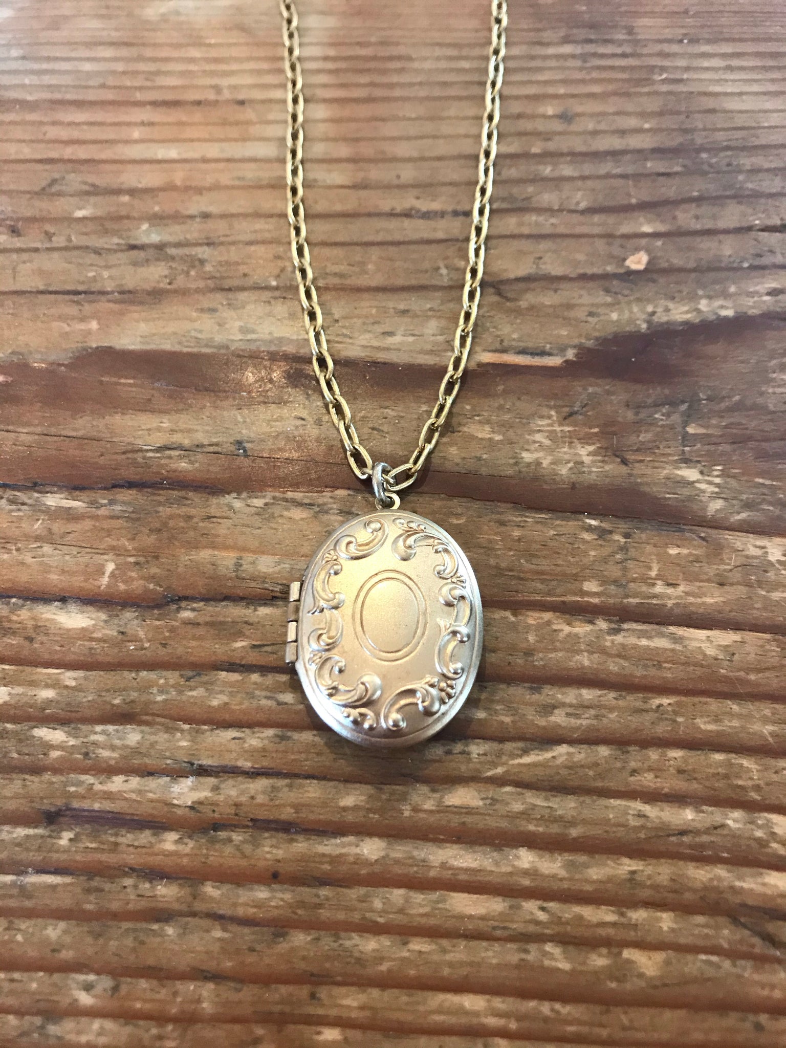 La Vie Parisienne 1988 Gold Locket Necklace